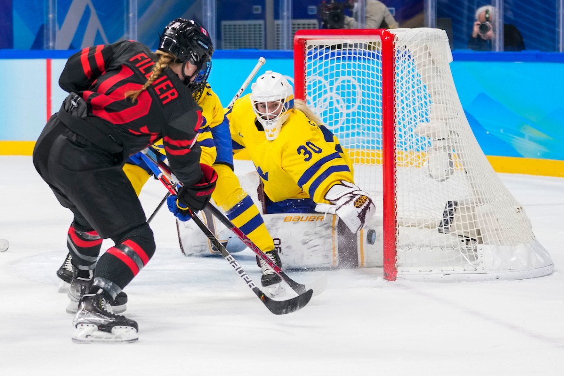 Sarah Fillier scores a goal against Sweden
